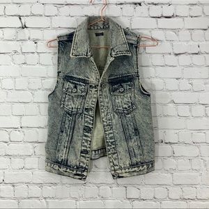 Brandy Melville | Acid Wash Denim Vest